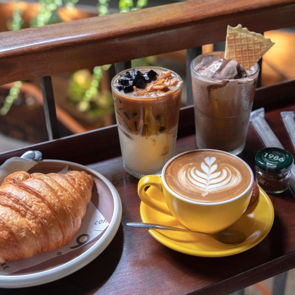 Thực phẩm – Đồ uống (đồ ăn vặt, nước giải khát, cà phê, trà…)